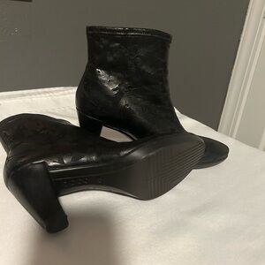 Ecco Elegant Black Ankle Boots New